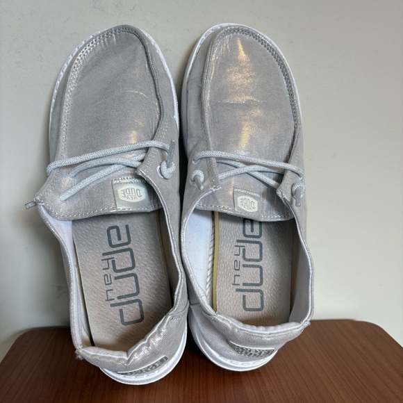 Hey Dude Wendy Metallic Shine Silver Slip On Sneakers youth 6 Women 8 - Picture 6 of 7